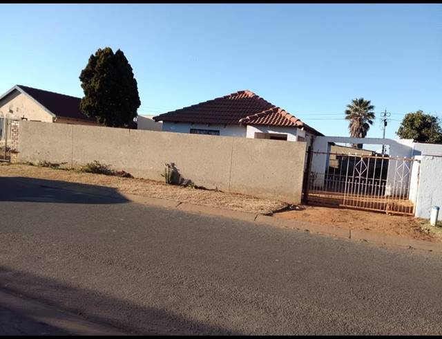 3 BEDROOM HOUSE FOR SALE IN LENASIA